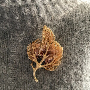 Vintage Castlecliff Gold Tone Branch Wire Brooch Pin